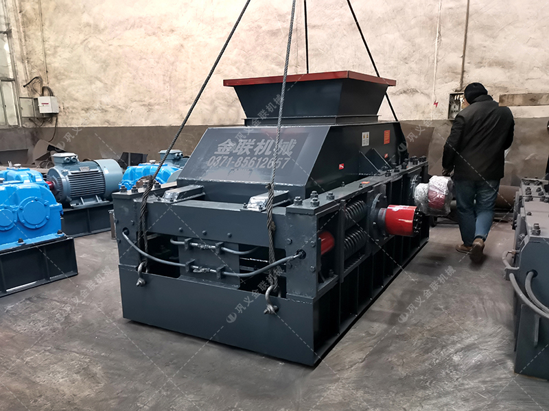 中型2PG1007液壓對輥破碎機發往非洲肯尼亞蒙巴薩