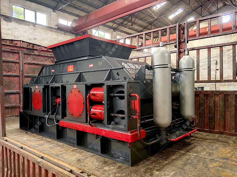 大型液壓對輥制砂機(jī)規(guī)格型號及技術(shù)參數(shù)簡介 大型液壓對輥制砂機(jī)規(guī)格型號及技術(shù)參數(shù)簡介